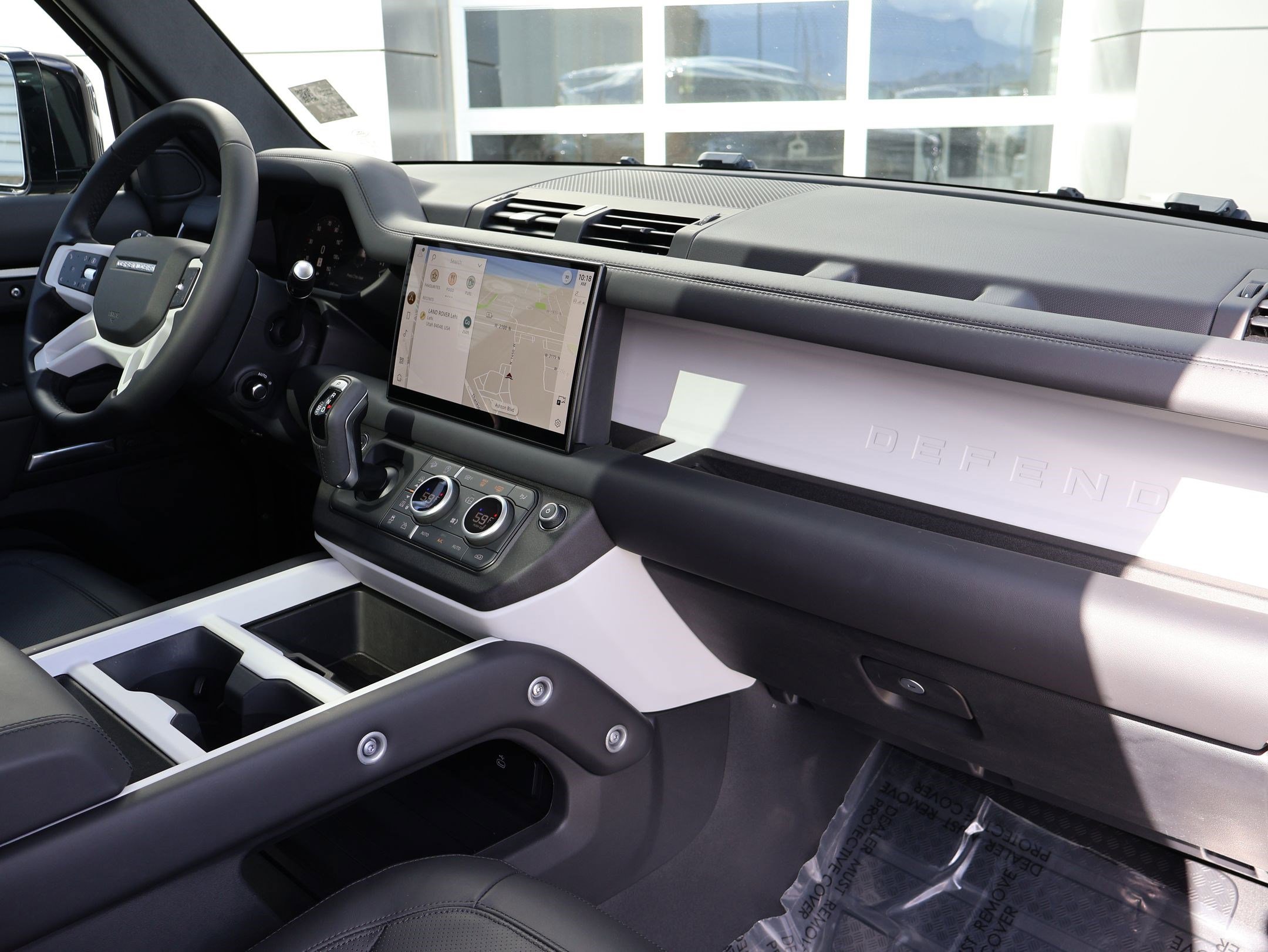 Used 2025 Land Rover Defender 110 X-Dynamic SE image 31