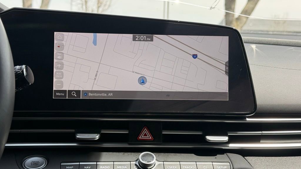 Used 2023 Hyundai Elantra Limited image 15