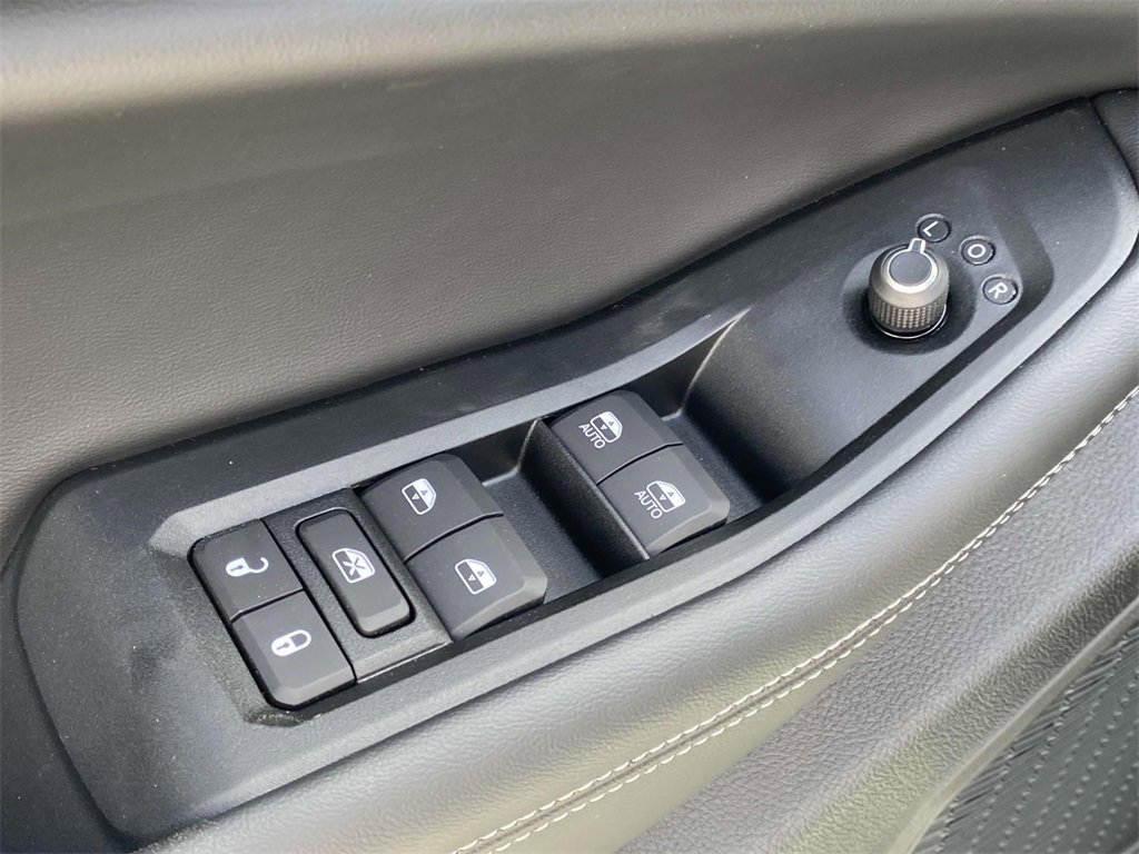 New 2025 Jeep Grand Cherokee L Altitude image 38