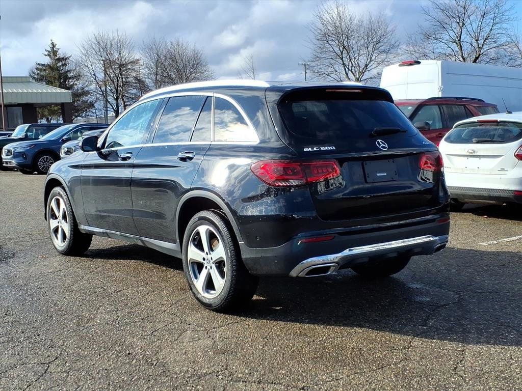 Used 2022 Mercedes-Benz GLC 300 4MATIC image 3