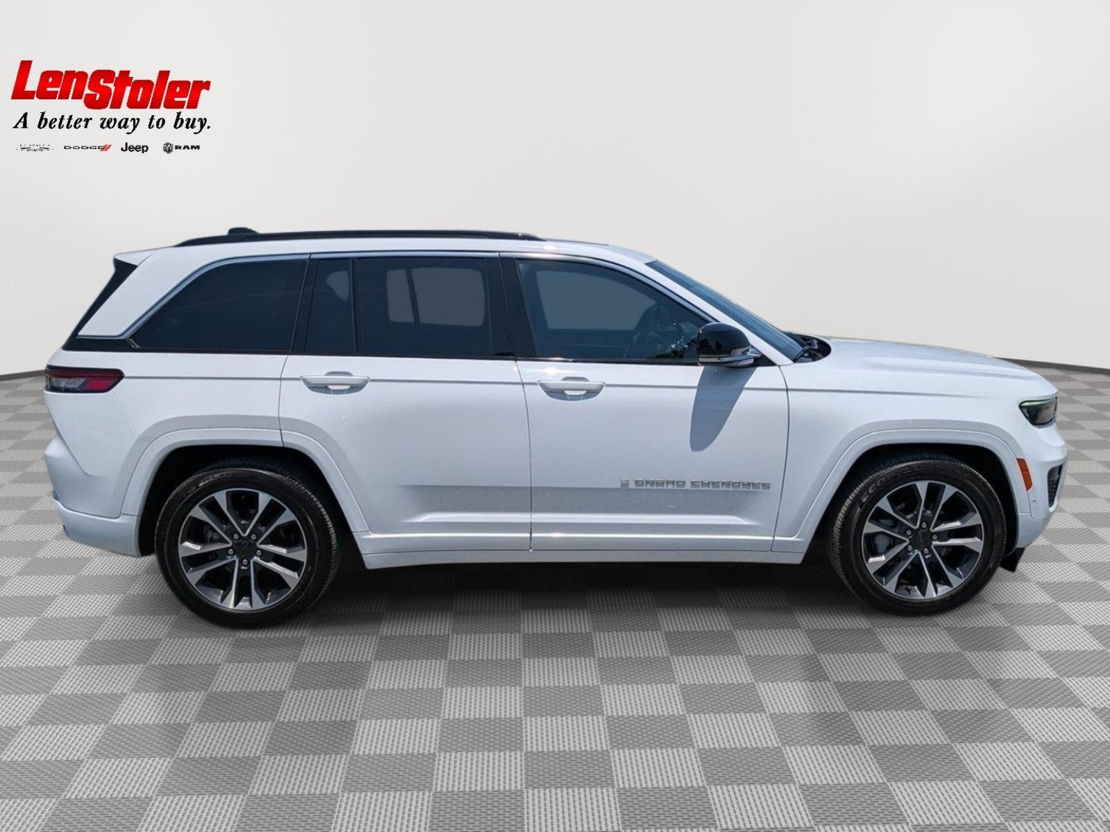 Used 2024 Jeep Grand Cherokee Overland w/ Luxury Tech Group IV AWD/4WD image 6
