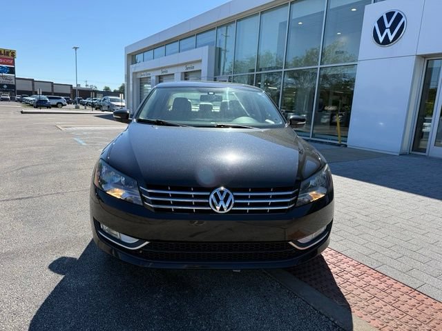 Used 2014 Volkswagen Passat TDI SEL Premium FWD image 2