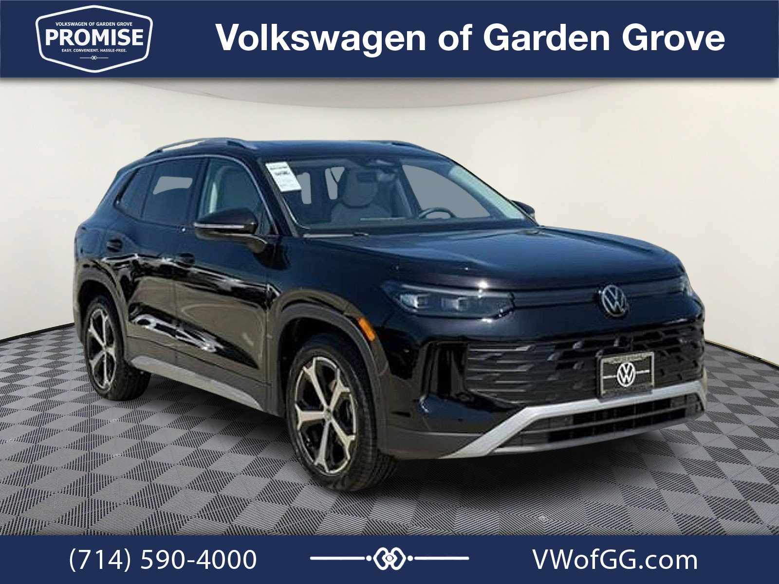 New 2026 Volkswagen Tiguan SE FWD image 2