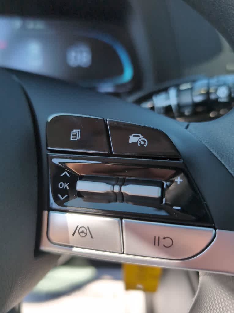 New 2026 Hyundai Elantra SE FWD image 31