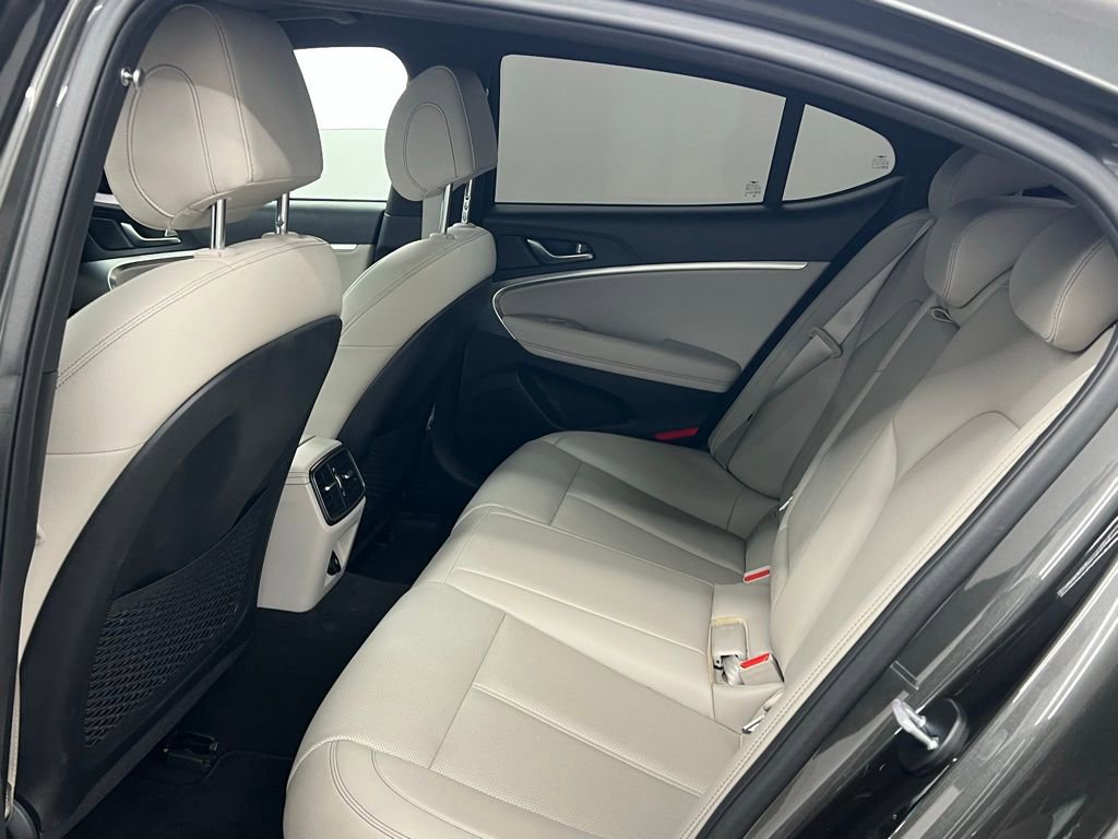 Used 2023 Genesis G70 2.0T image 11