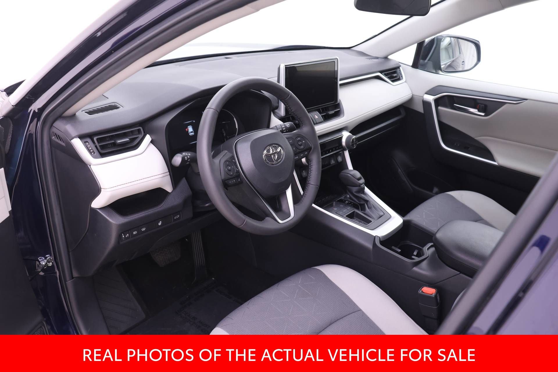 Certified 2023 Toyota RAV4 XLE w/ Convenience Package image 3