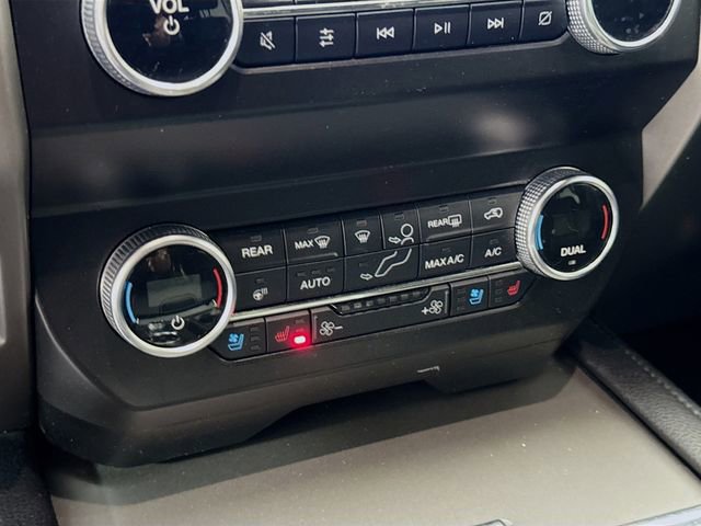 Used 2021 Ford Expedition XLT image 16