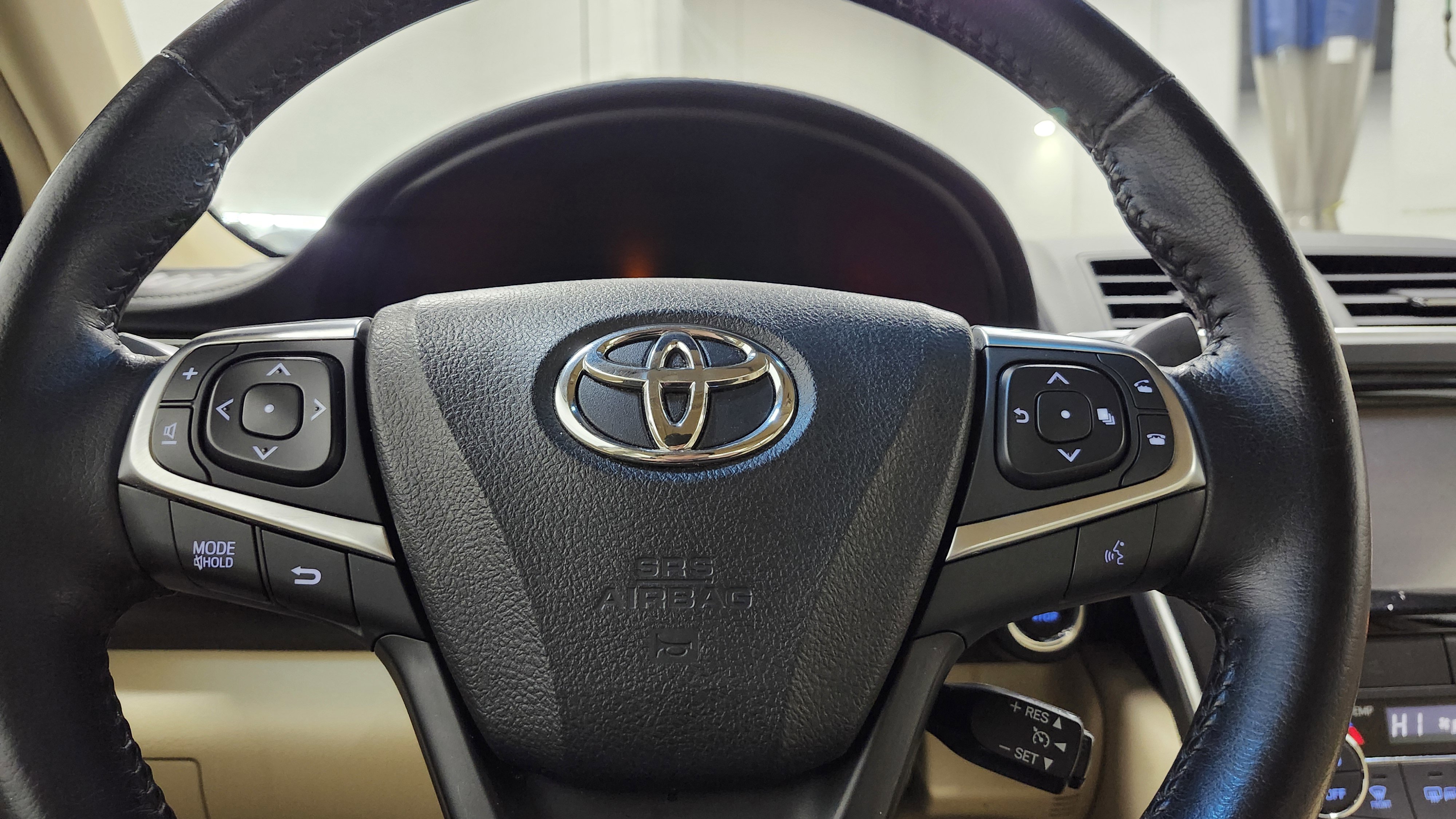 Used 2015 Toyota Camry XLE image 27