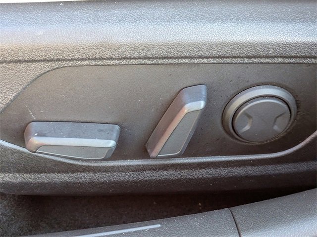 Used 2023 Hyundai Elantra Limited image 18