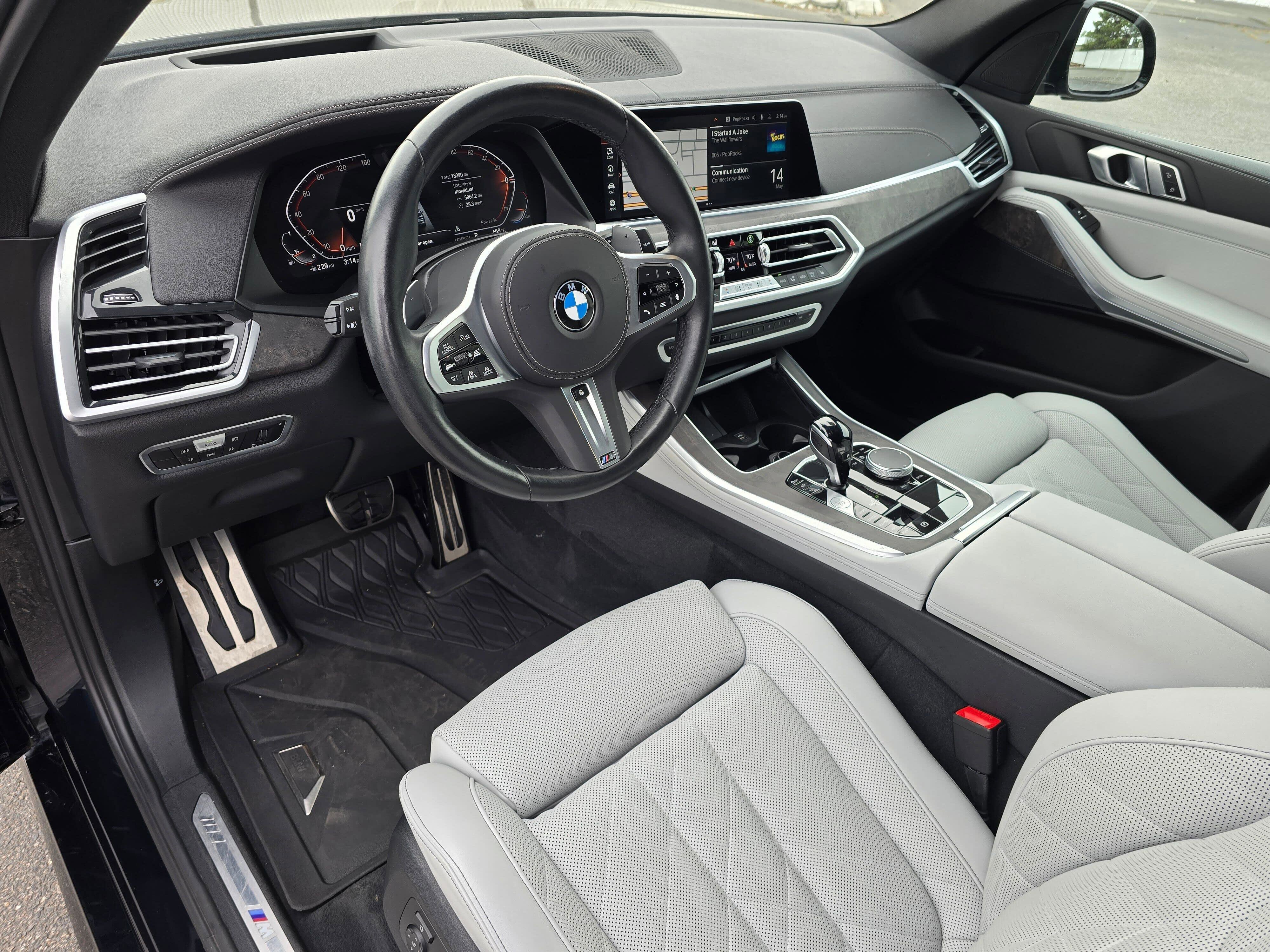 Certified 2023 BMW X5 xDrive40i w/ M Sport Package AWD/4WD image 2
