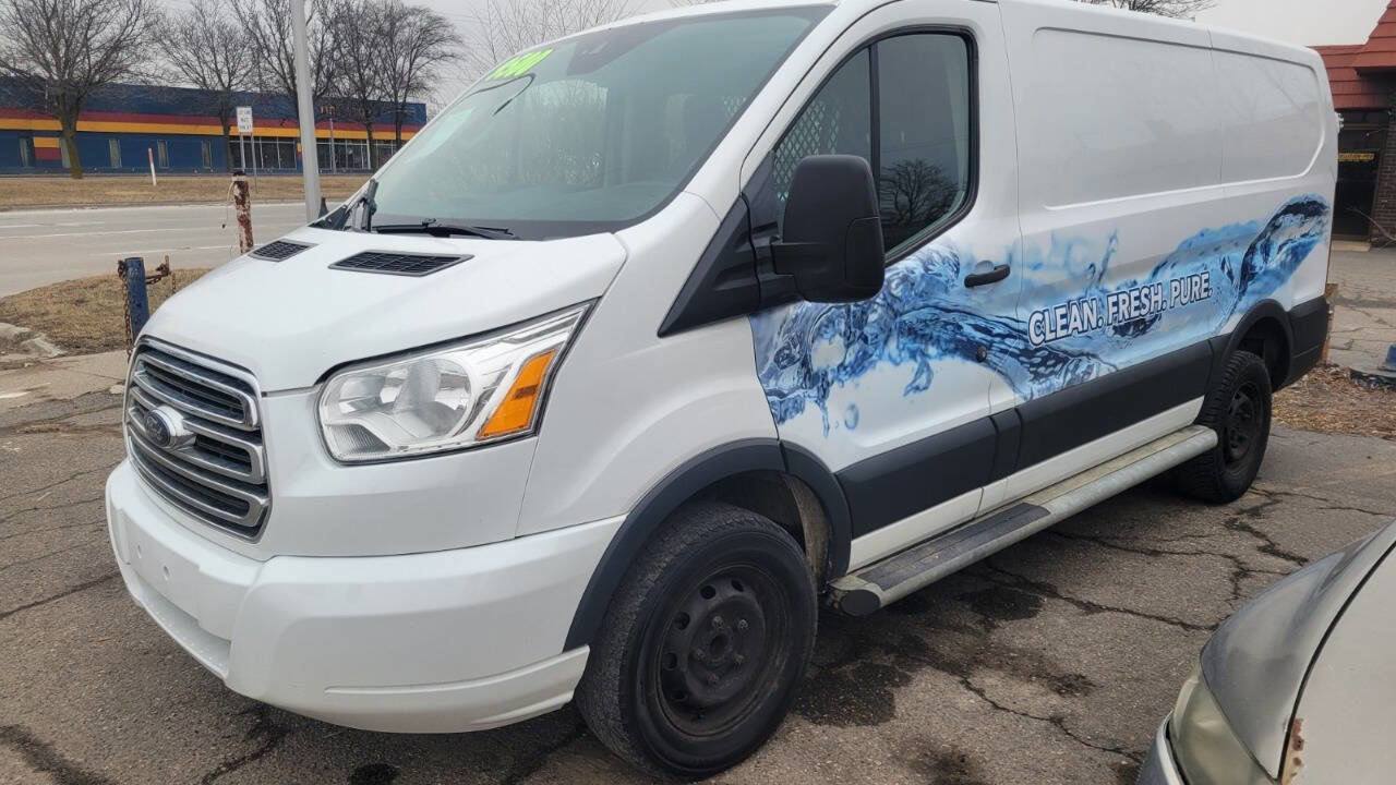 Used 2018 Ford Transit 250 130 Low Roof w/ Exterior Upgrade Package image 2
