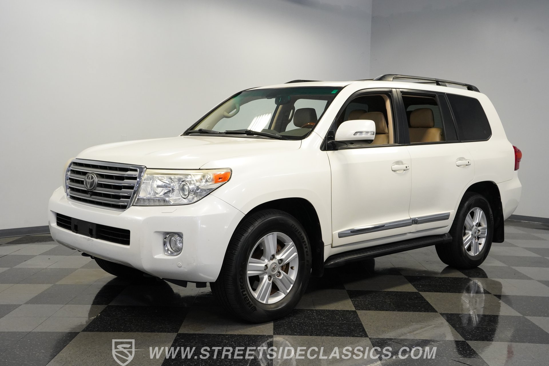 Used 2013 Toyota Land Cruiser AWD/4WD image 6