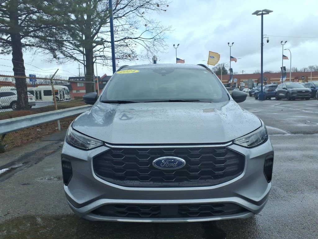 Certified 2024 Ford Escape ST-Line w/ Tech Pack #1 FWD image 2