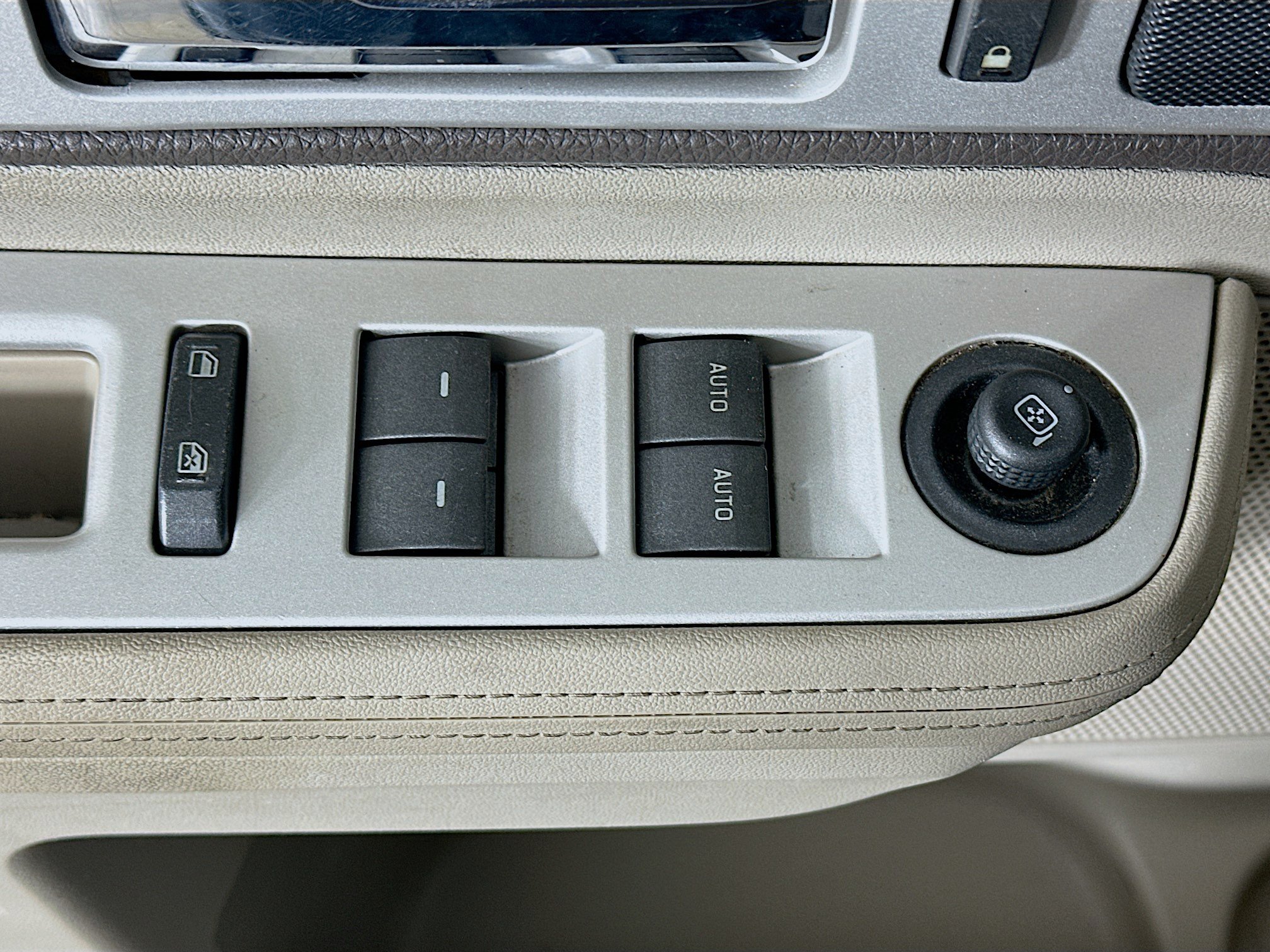 Used 2009 Lincoln MKX 2WD image 15
