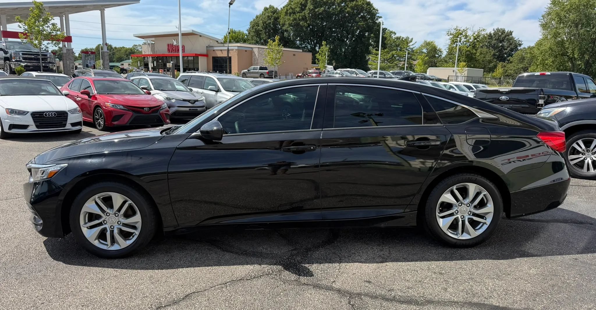 Used 2018 Honda Accord LX image 2