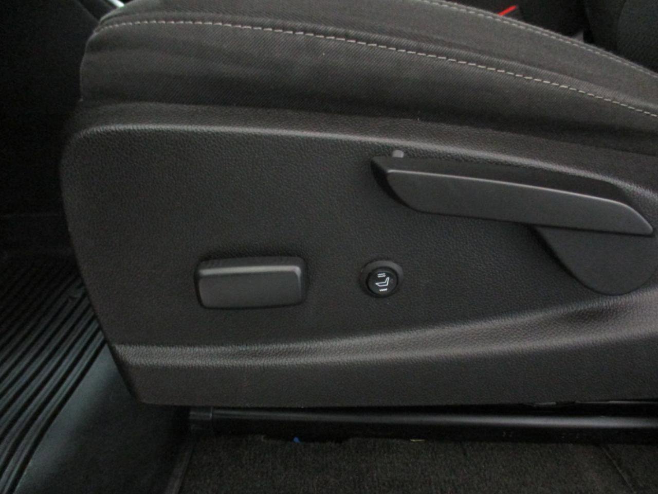 Used 2016 Chevrolet Colorado LT w/ LT Convenience Package image 15