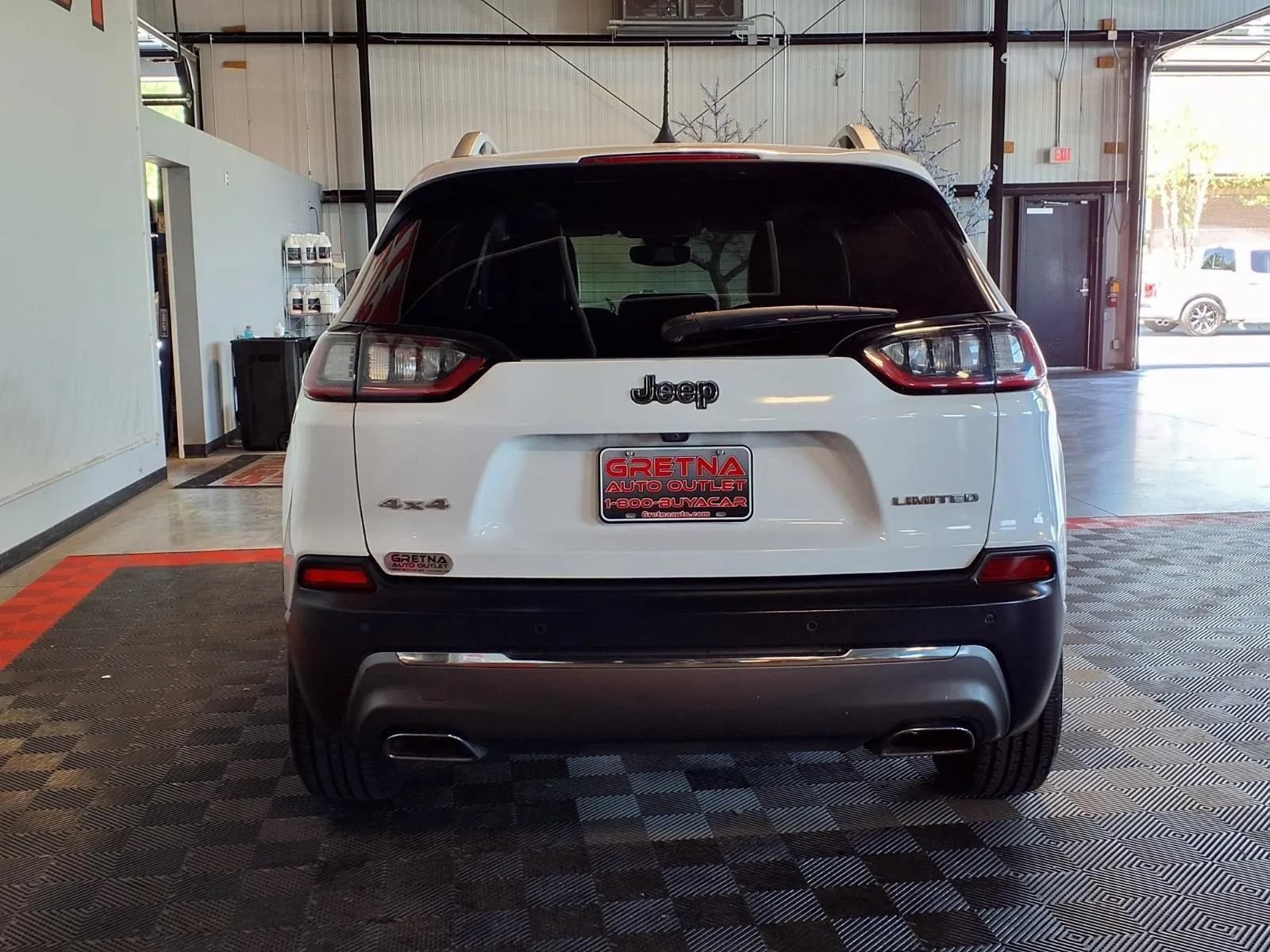 Used 2019 Jeep Cherokee Limited w/ Luxury Group AWD/4WD image 5