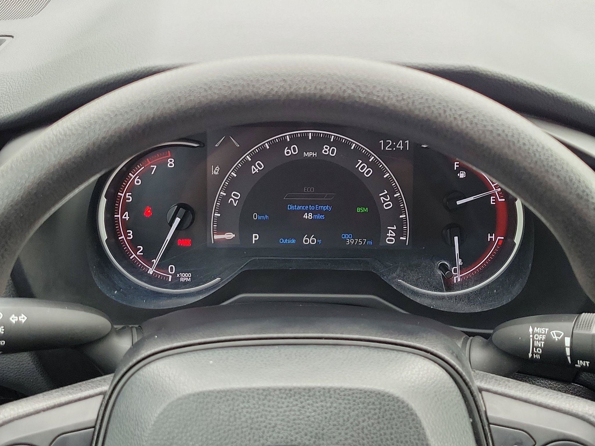 Used 2025 Toyota RAV4 XLE FWD image 15