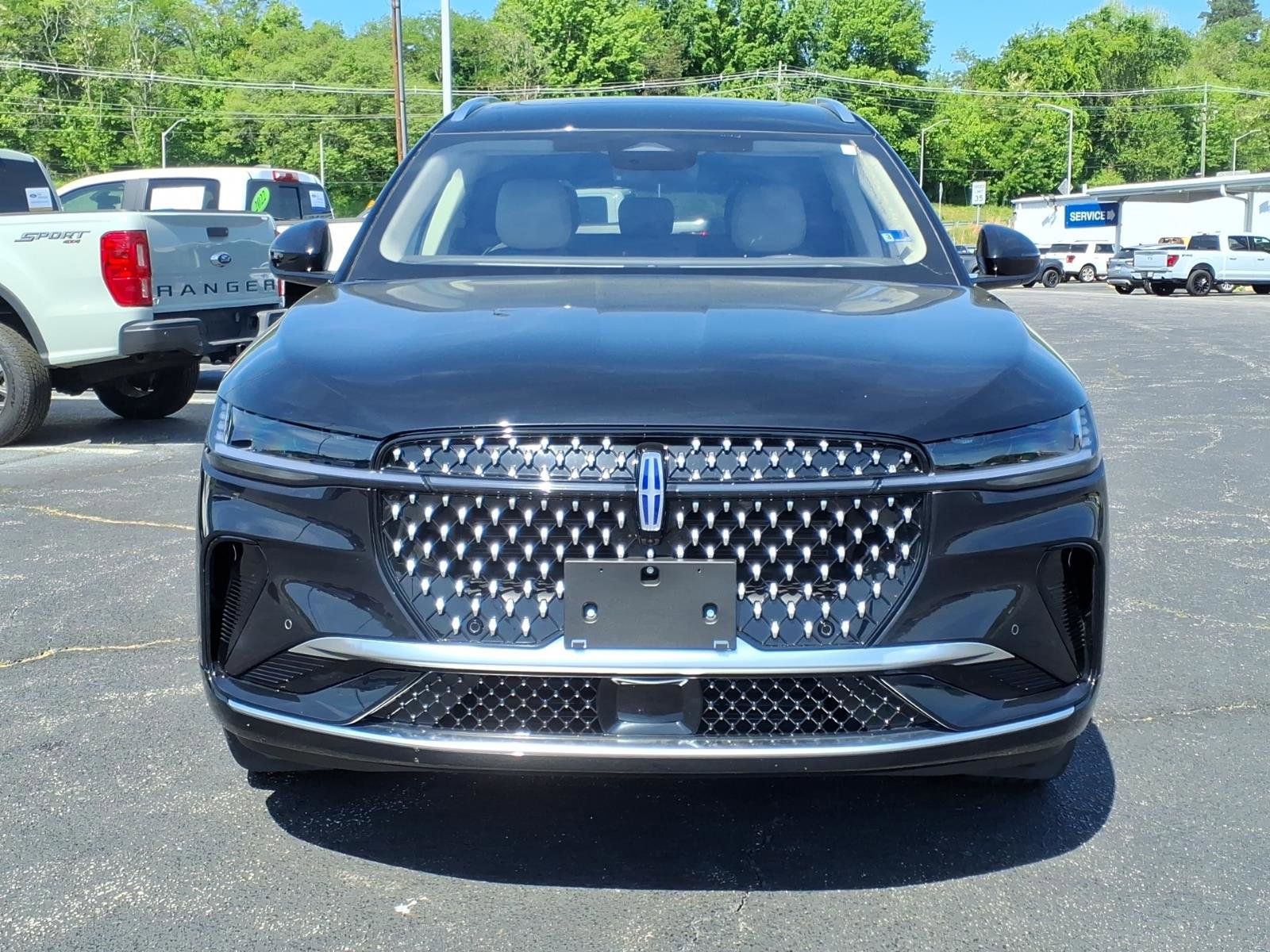 Used 2025 Lincoln Nautilus Reserve AWD/4WD image 3