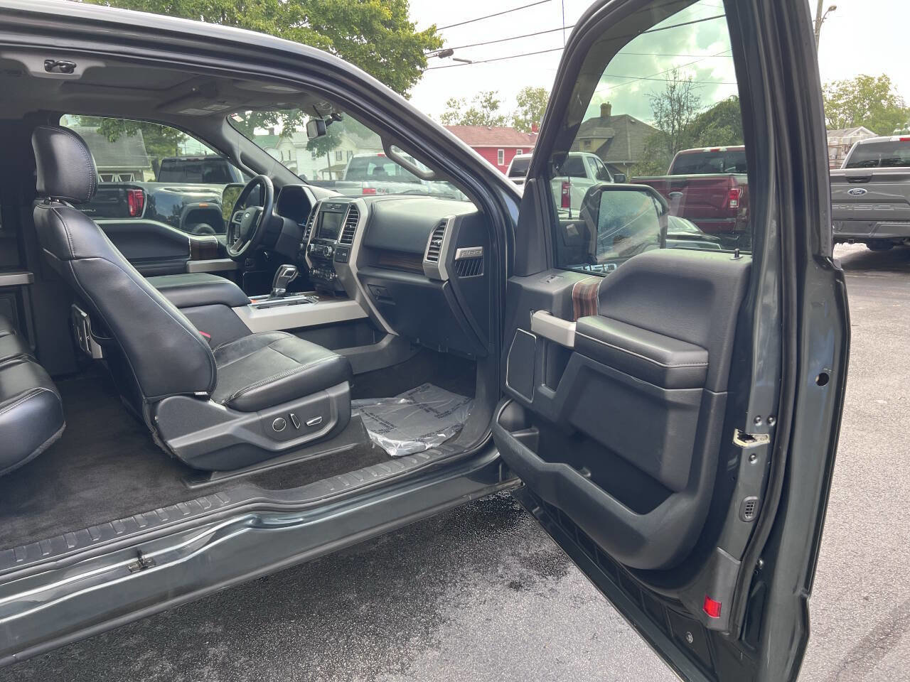 Used 2015 Ford F150 Lariat w/ Equipment Group 501A Mid image 26