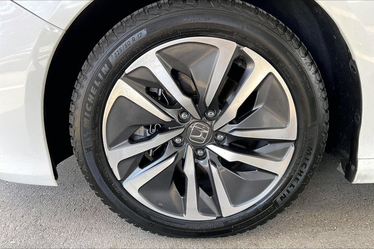 Used 2020 Honda Accord Touring image 27
