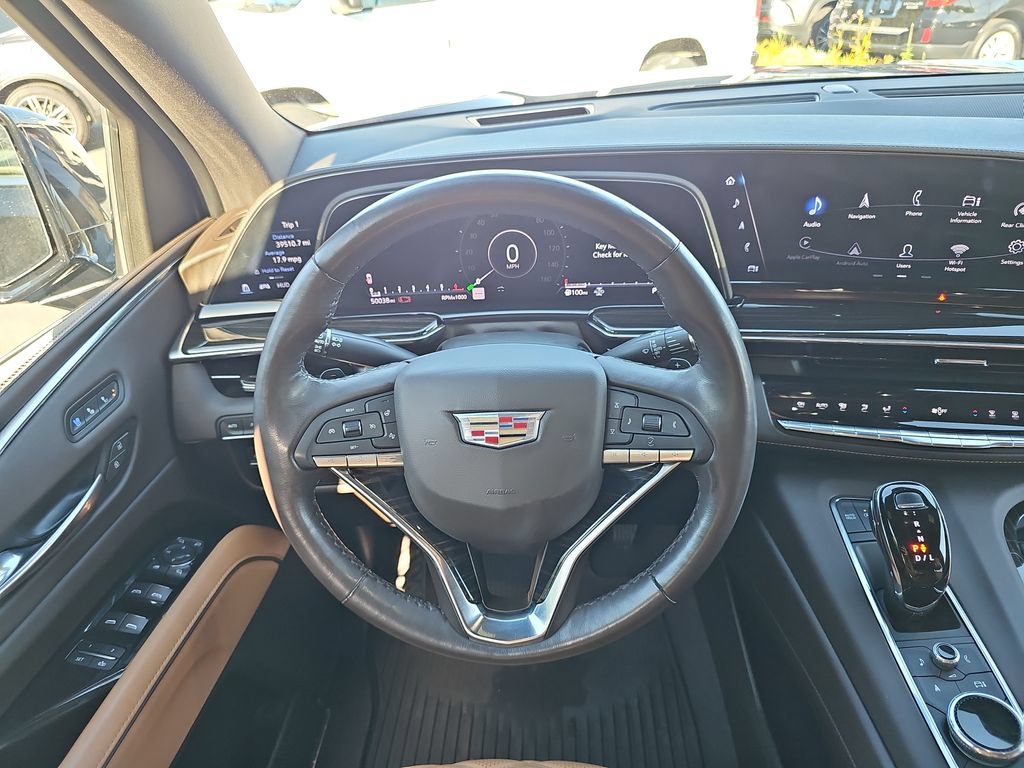 Used 2022 Cadillac Escalade Premium Luxury AWD/4WD image 13