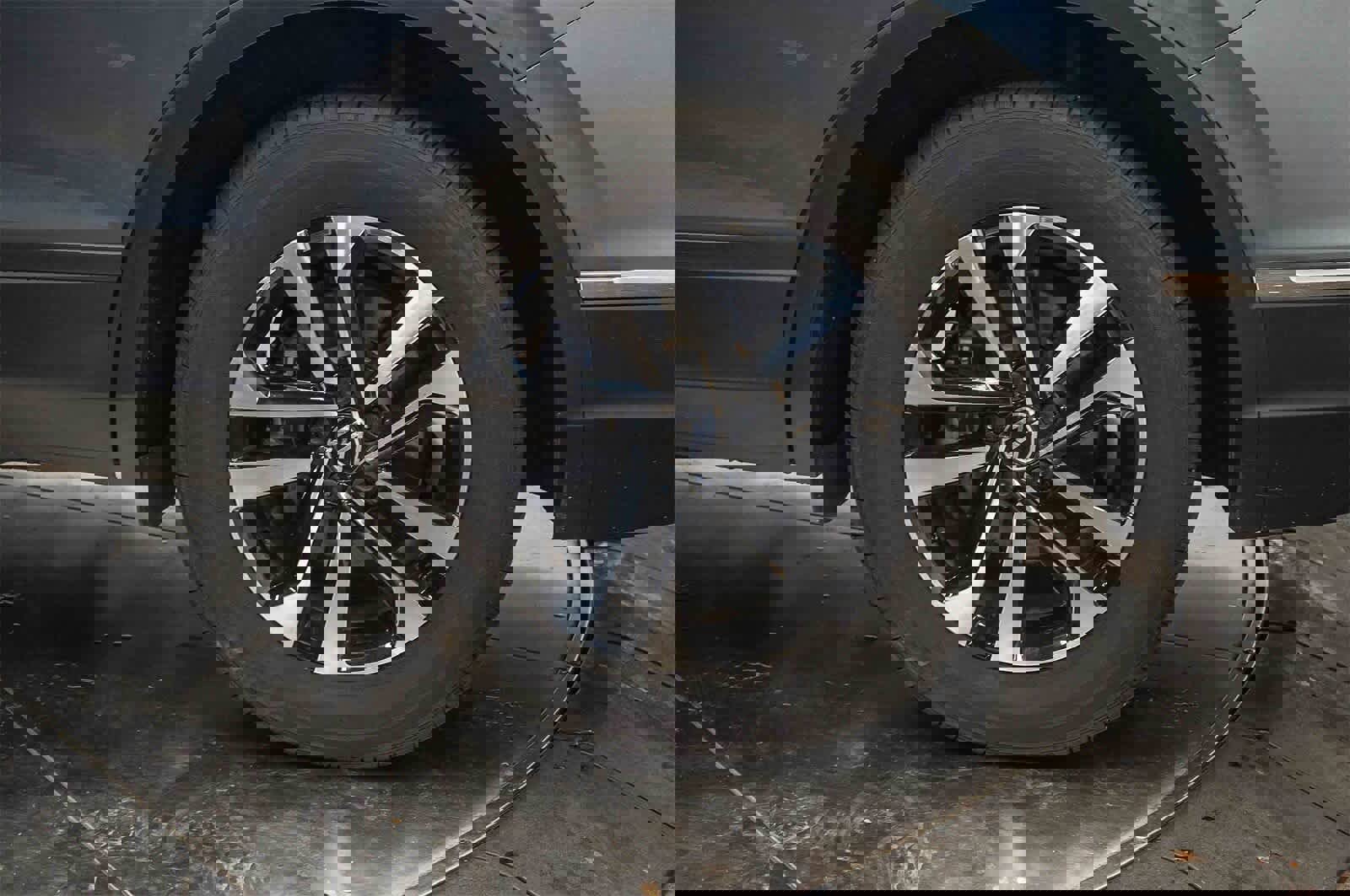 Used 2023 Volkswagen Tiguan S image 10