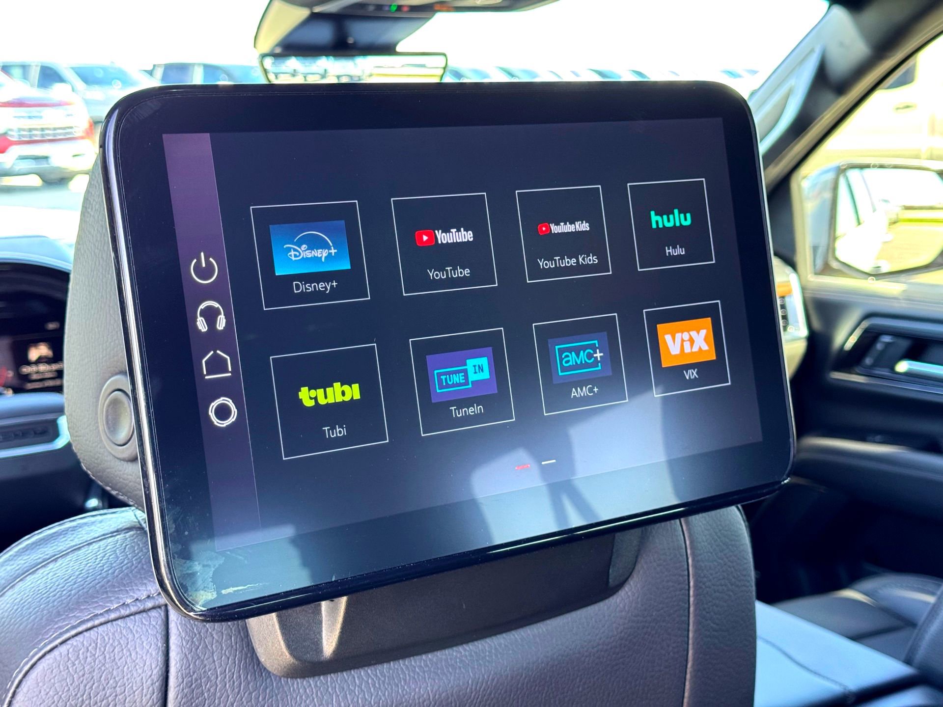 Used 2025 GMC Yukon XL Denali w/ Denali Reserve Package image 23