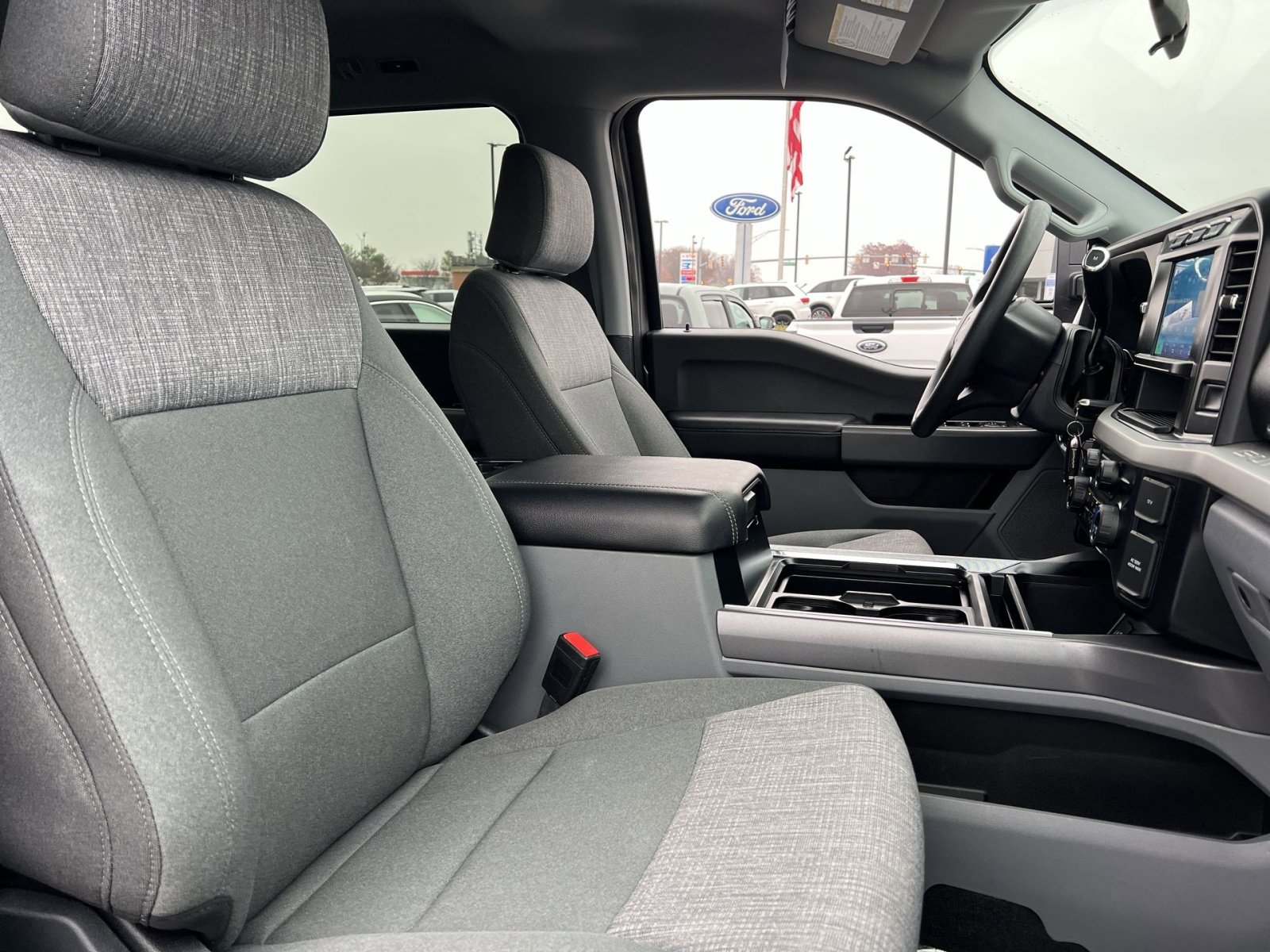 Used 2024 Ford F350 XLT w/ FX4 Off-Road Package image 25