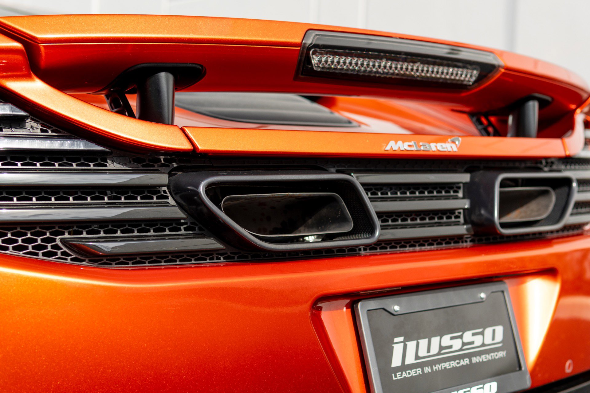 Used 2013 McLaren MP4-12C image 28