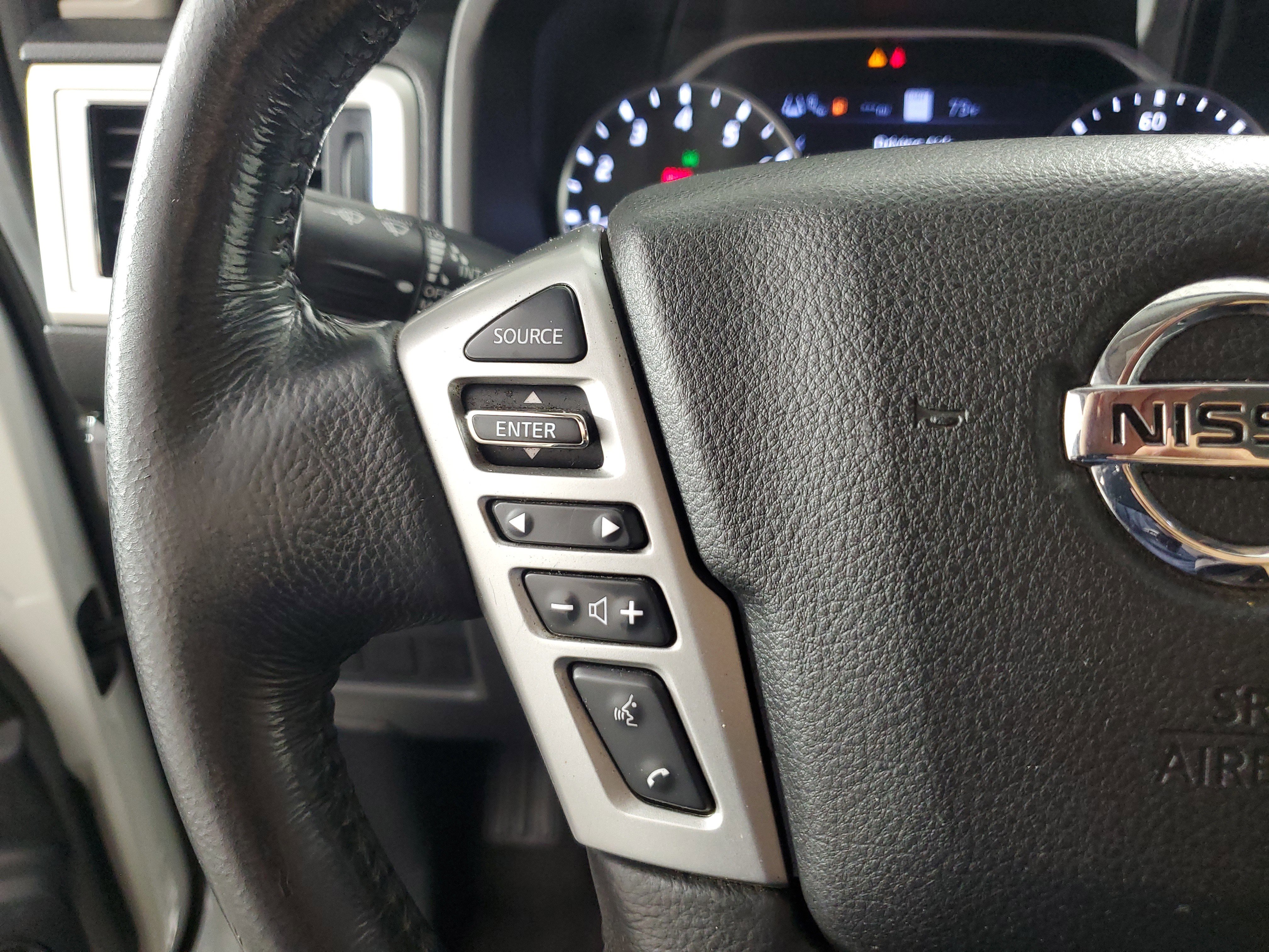 Used 2021 Nissan Titan SV w/ SV Convenience Package image 20