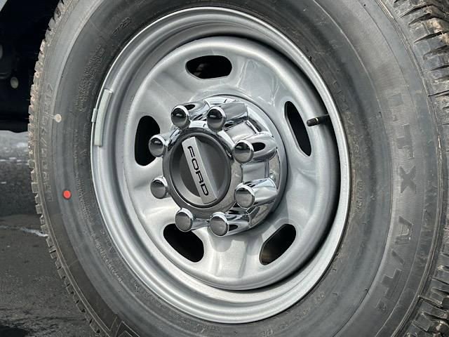 New 2025 Ford F250 XL w/ FX4 Off-Road Package image 40