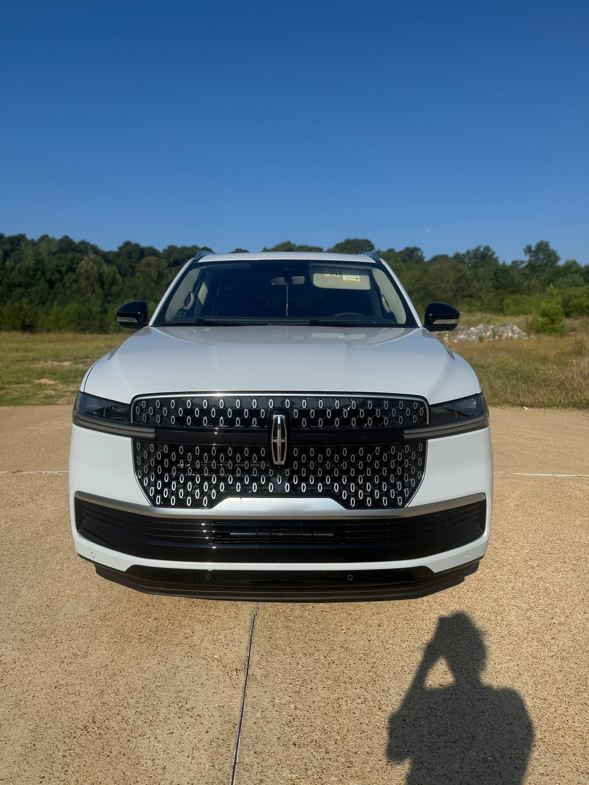 New 2025 Lincoln Navigator L Reserve AWD/4WD image 2