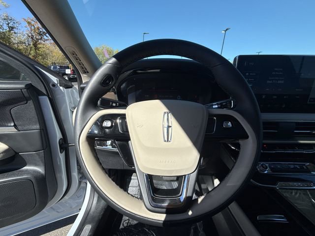 Used 2025 Lincoln Corsair Grand Touring w/ Jet Appearance Package image 14