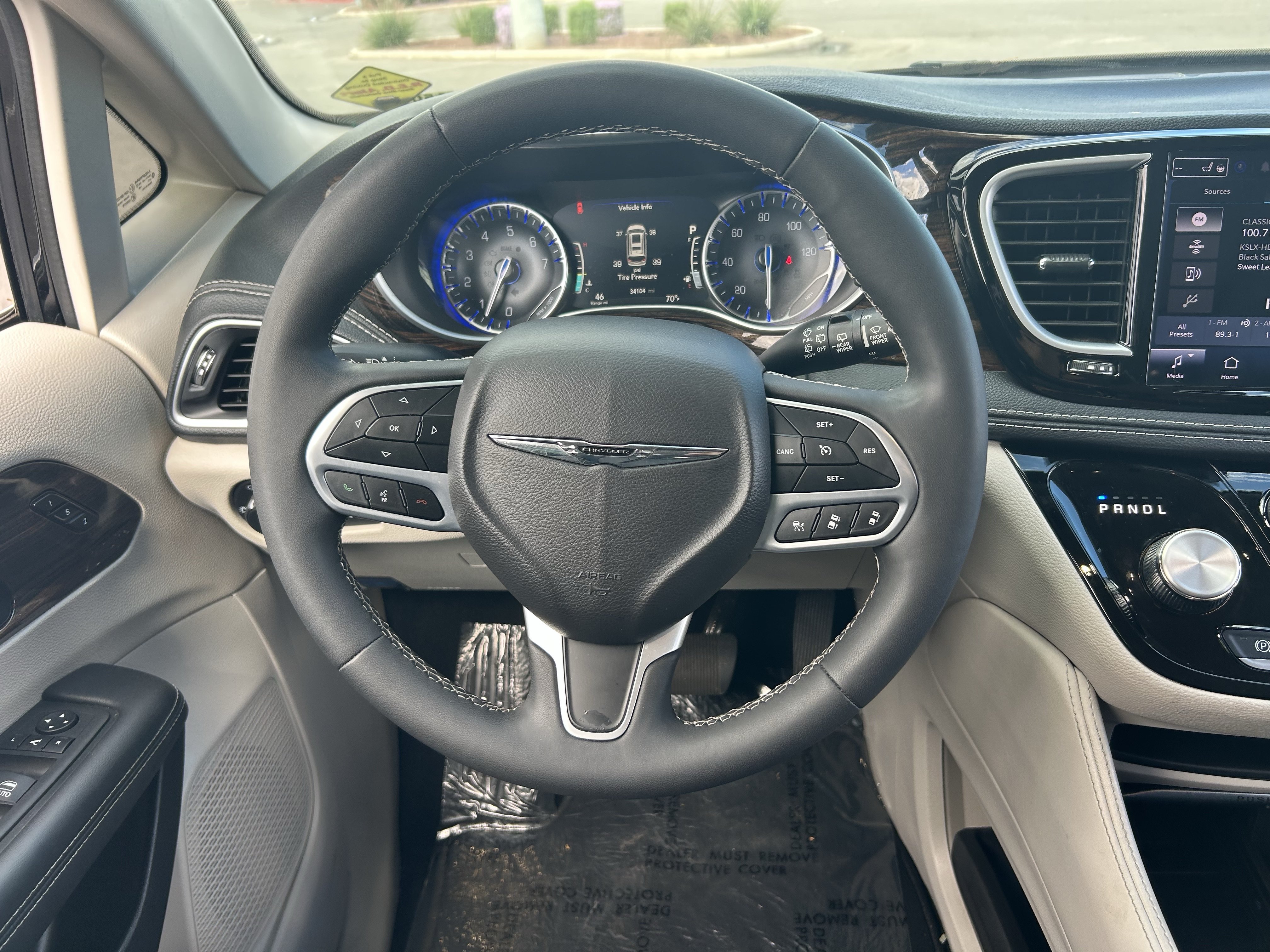 Used 2024 Chrysler Pacifica Limited FWD image 22