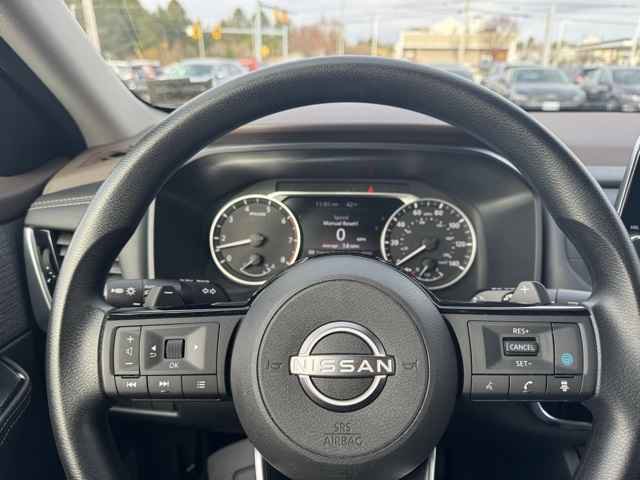 Used 2022 Nissan Rogue SV image 15