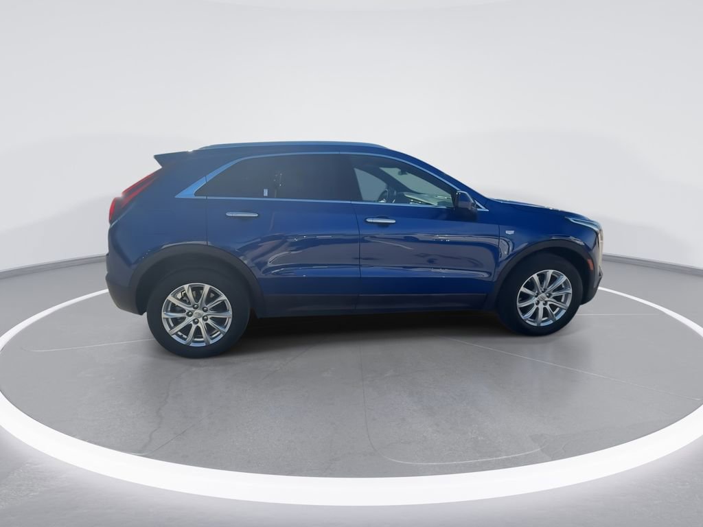 Used 2023 Cadillac XT4 Luxury w/ Cold Weather Package AWD/4WD image 9