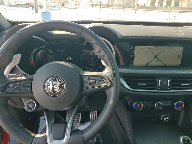 Used 2024 Alfa Romeo Stelvio Veloce AWD/4WD image 36