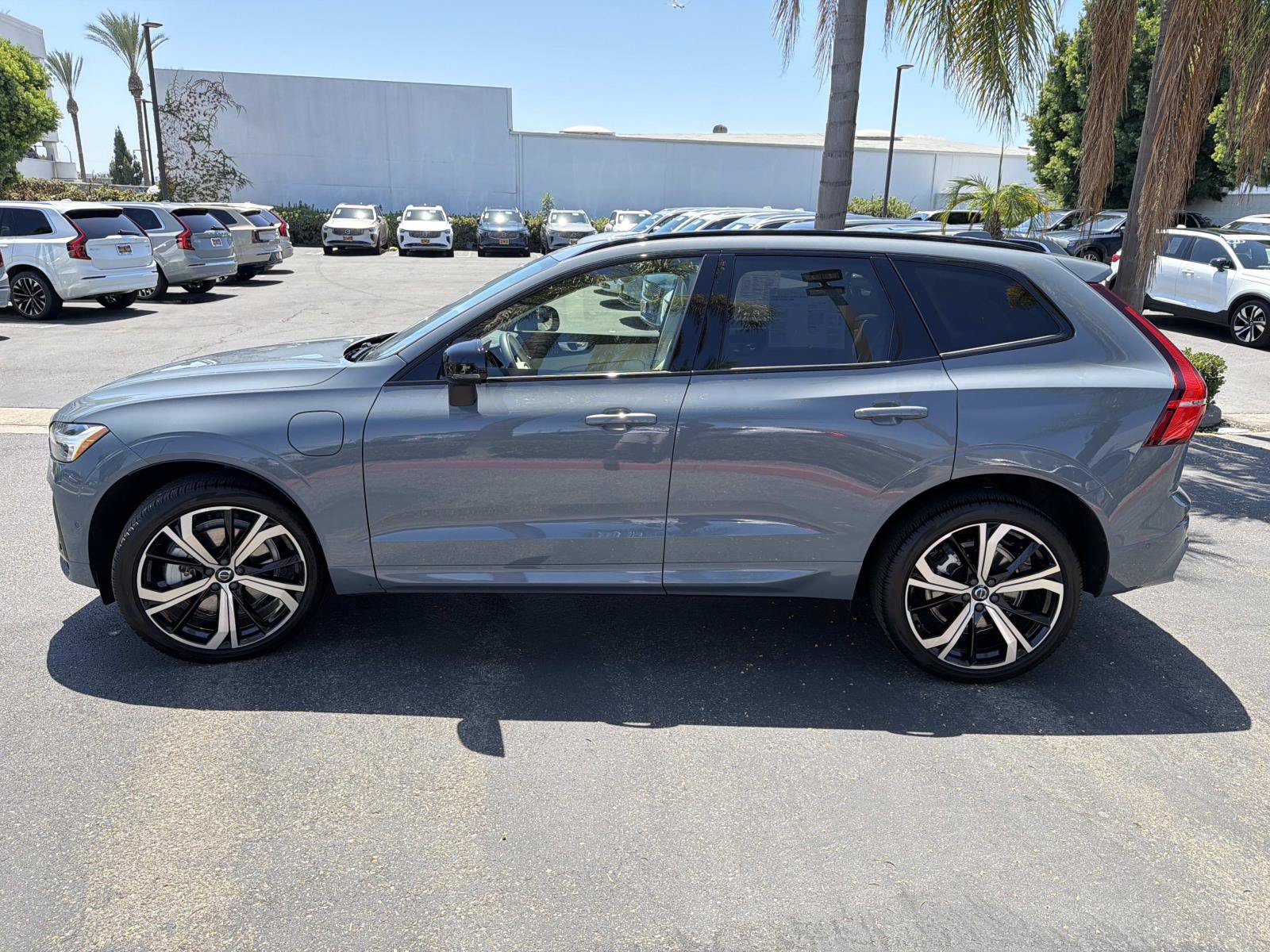 Certified 2023 Volvo XC60 T8 Ultimate w/ Climate Package AWD/4WD image 8