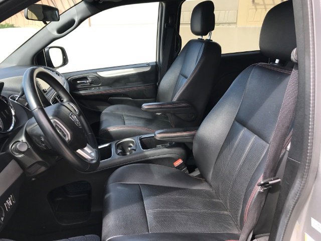 Used 2016 Dodge Grand Caravan R/T image 10