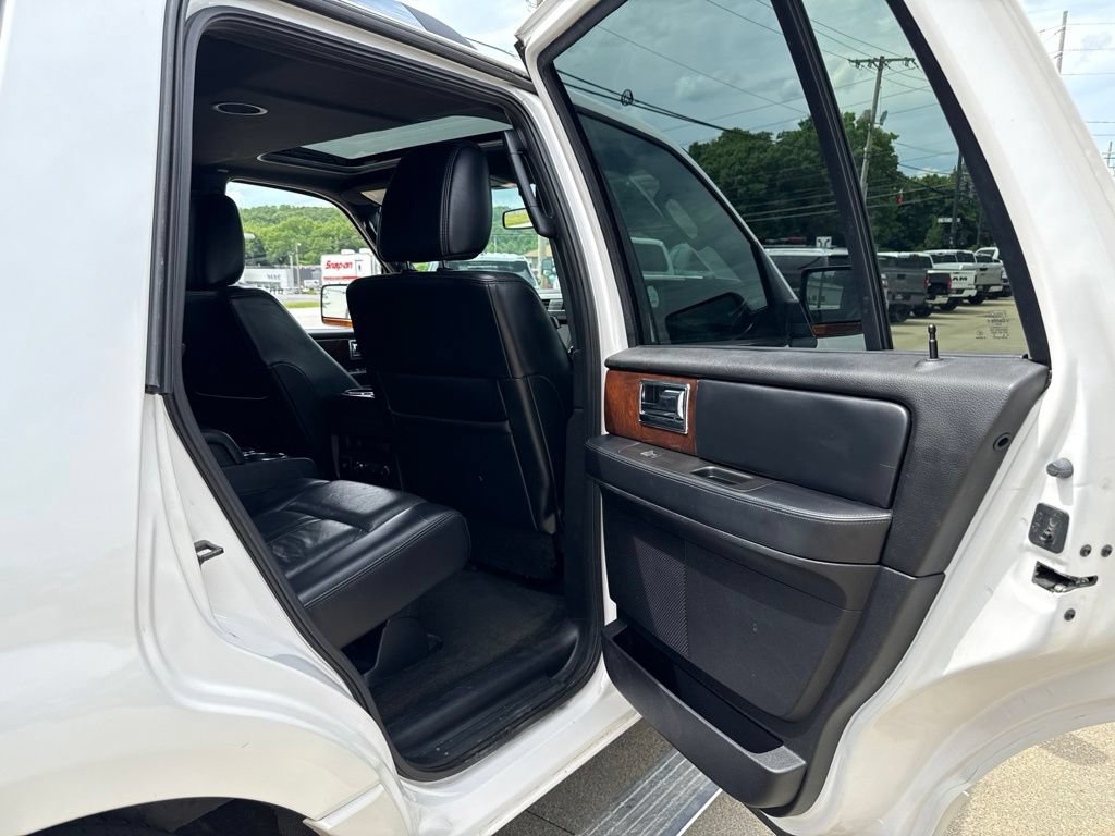 Used 2017 Lincoln Navigator Select AWD/4WD image 49