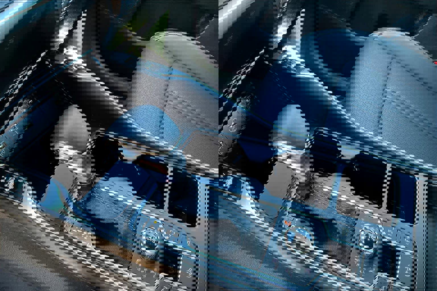 Used 2021 Kia Sorento EX w/ Panoramic Sunroof Package image 17