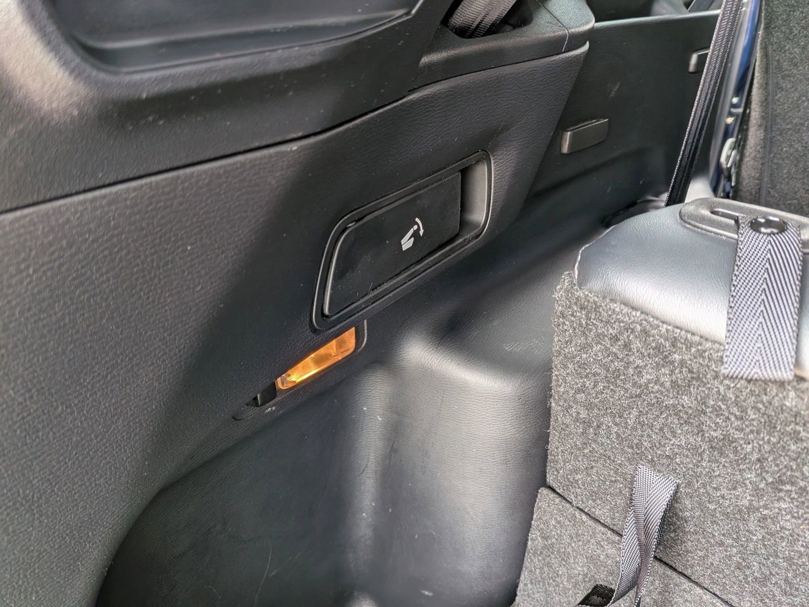 Used 2022 Mitsubishi Outlander SE image 34