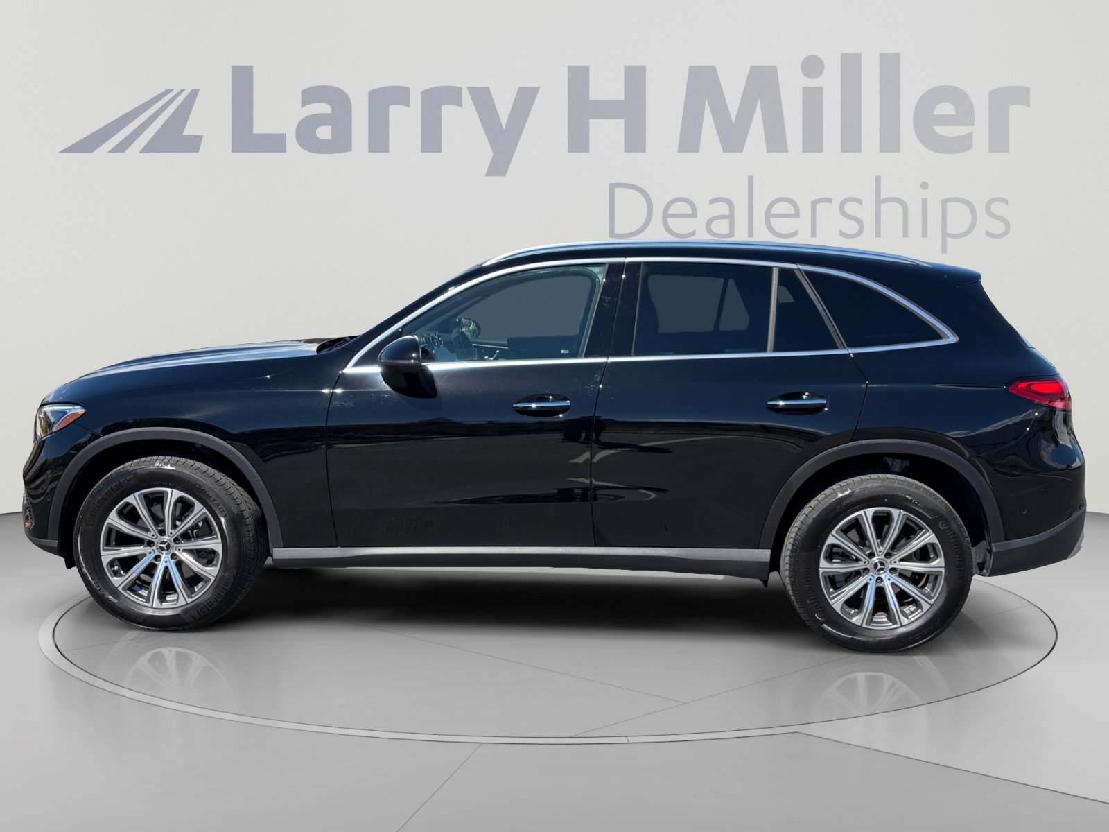 Certified 2026 Mercedes-Benz GLC 300 4MATIC image 2