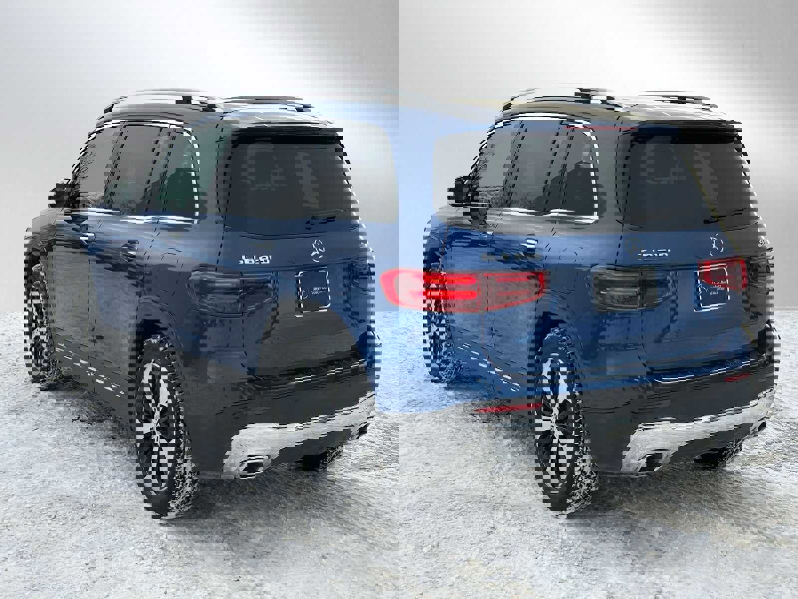 Used 2024 Mercedes-Benz GLB 250 4MATIC image 5