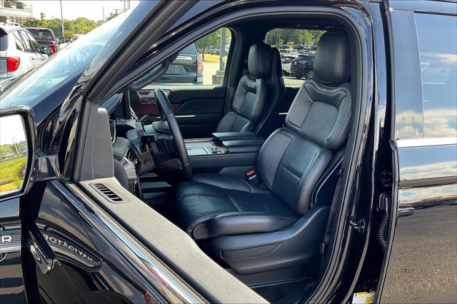 Used 2024 Lincoln Navigator Reserve w/ Monochromatic Package image 18