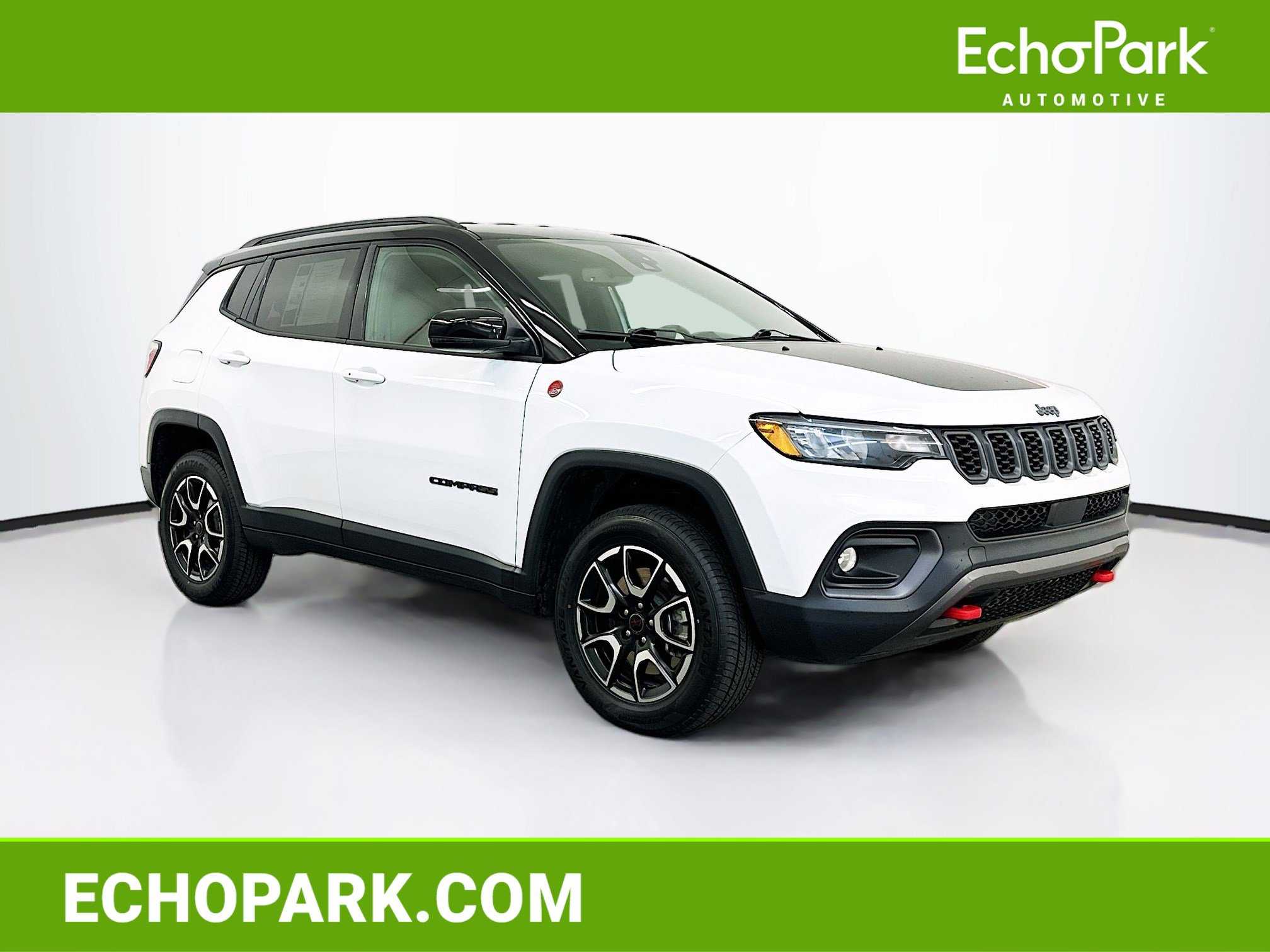 Used 2025 Jeep Compass Trailhawk AWD/4WD image 1