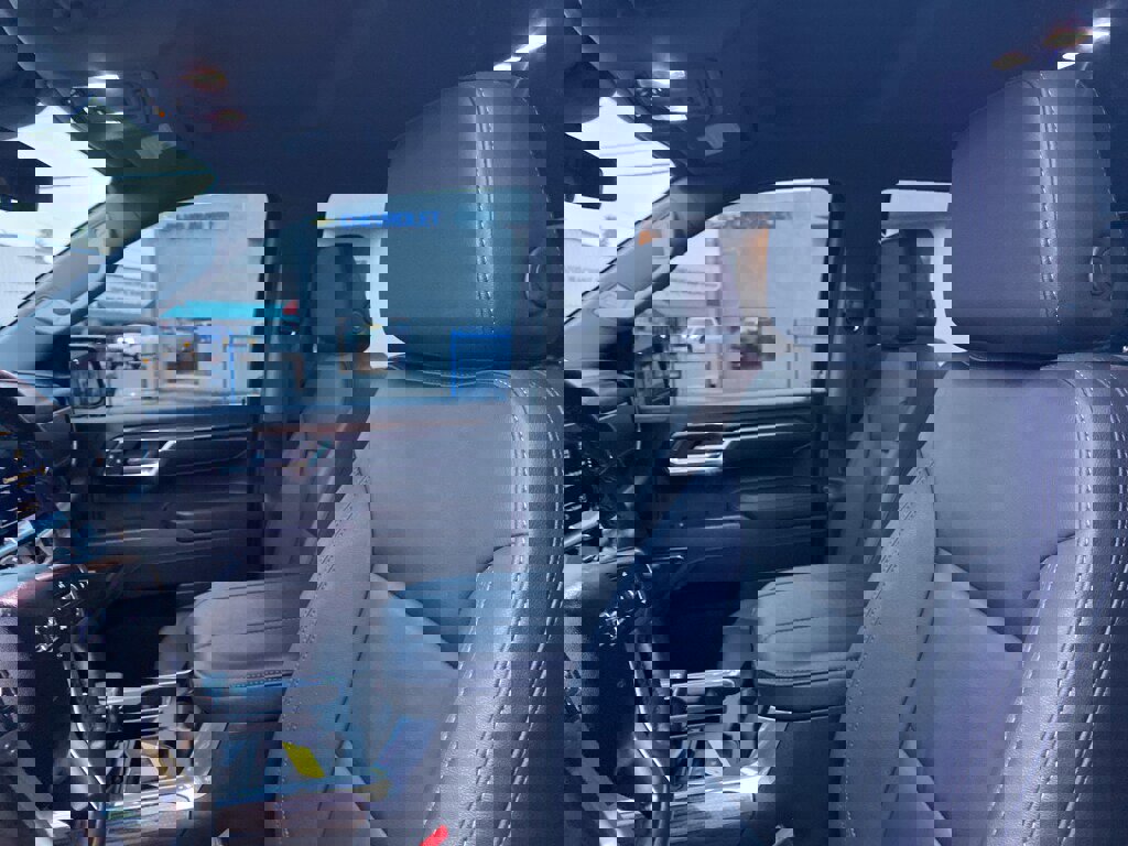 Used 2025 Chevrolet Silverado 1500 LT Trail Boss w/ Convenience Package II image 24