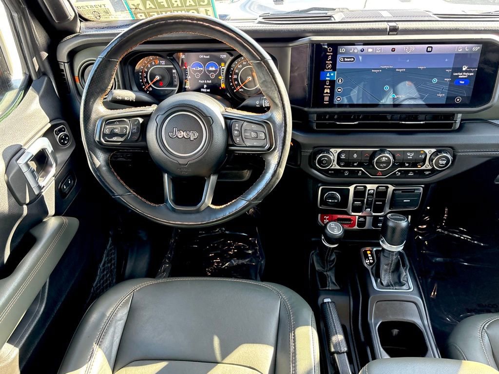 Used 2024 Jeep Gladiator Mojave w/ Technology Group image 25