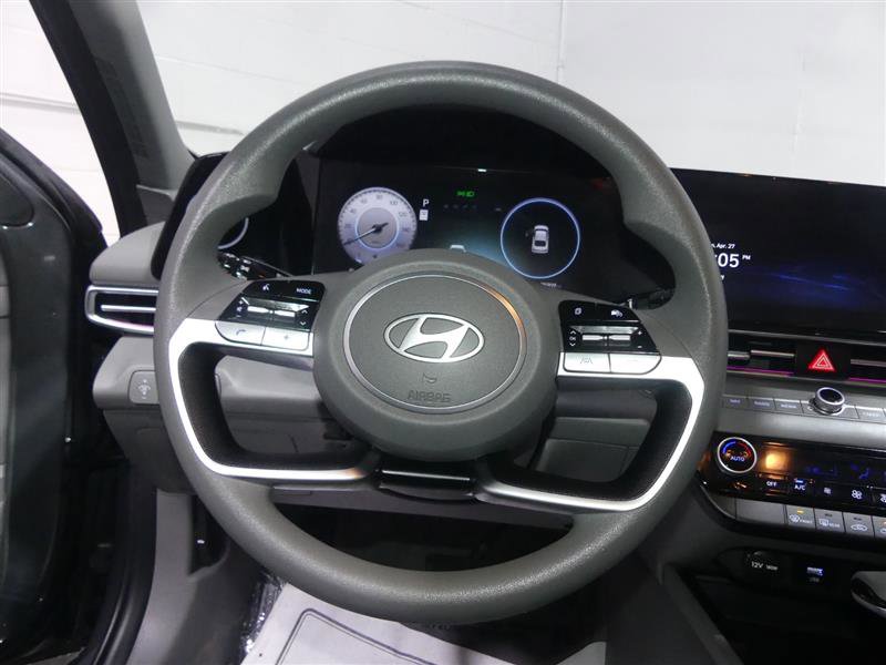 Used 2024 Hyundai Elantra SEL FWD image 30